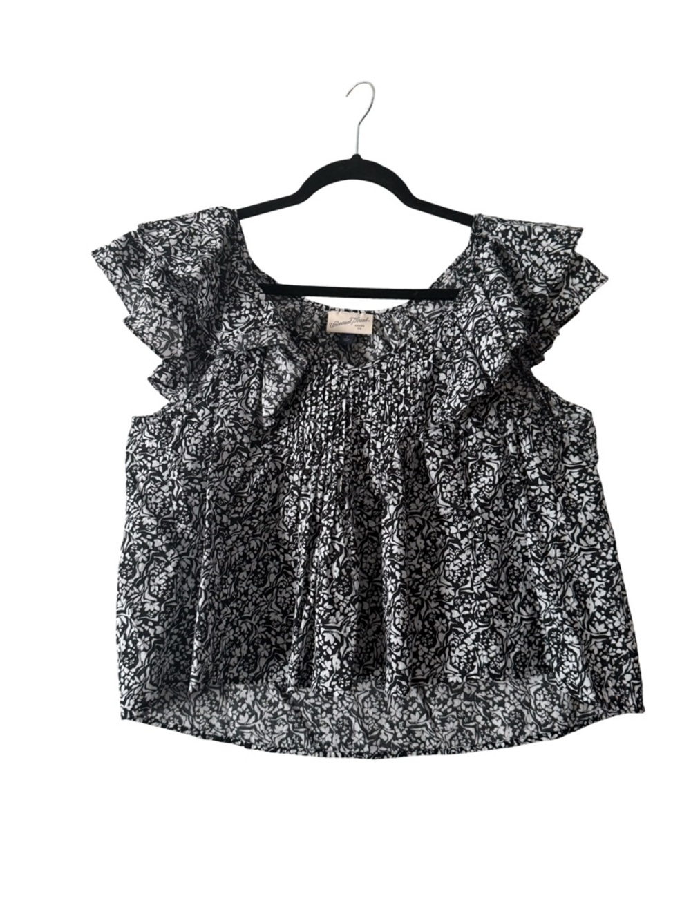 Universal Thread Black & White Floral Ruffle Camisole